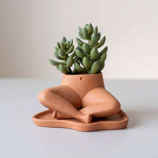 Mini Kneeling Leggy - Terracotta