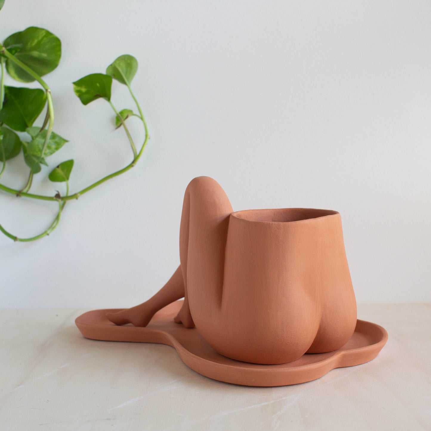 Crossed Leggy - Terracotta