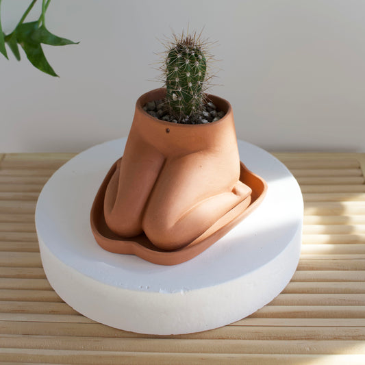 Mini Kneeling Leggy - Terracotta
